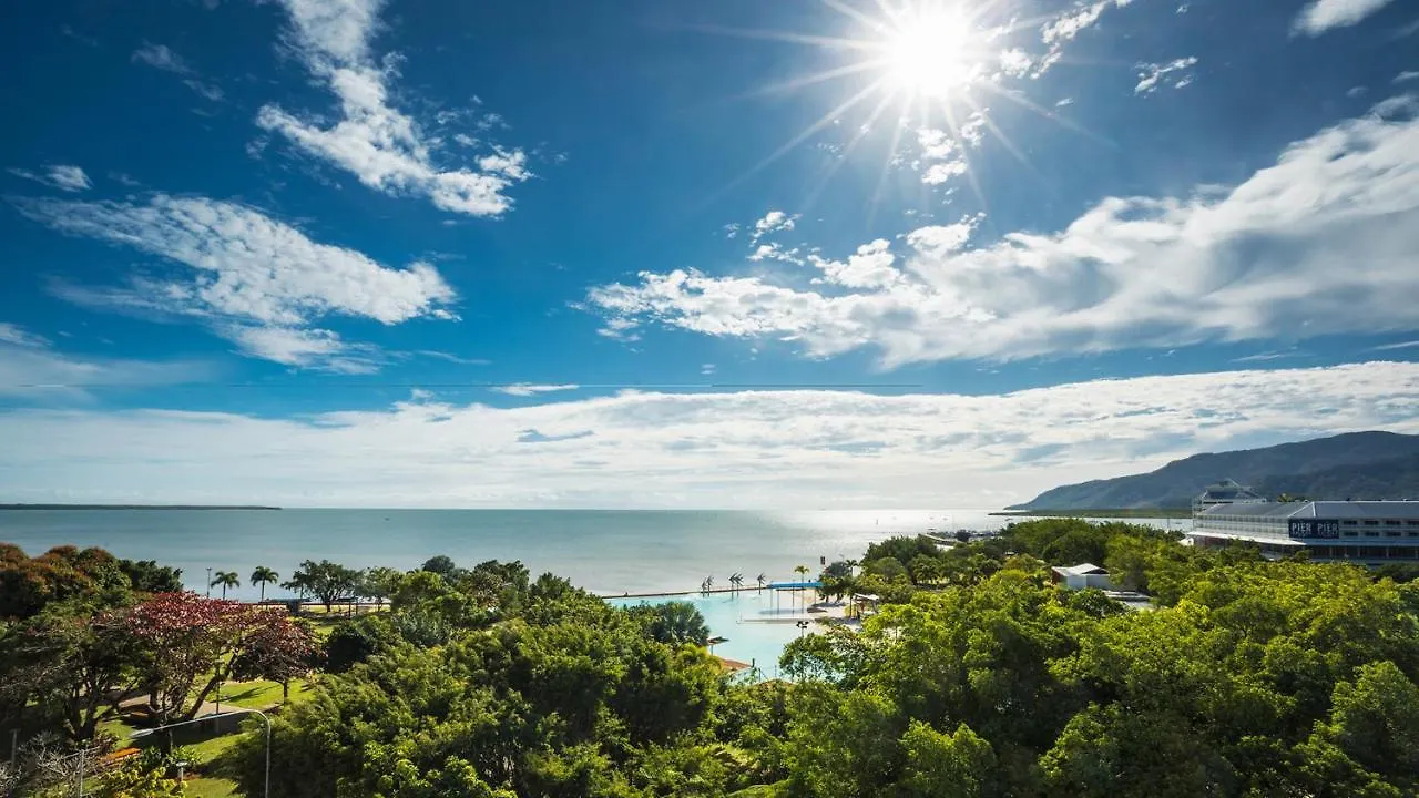 Oaks Cairns Hotel