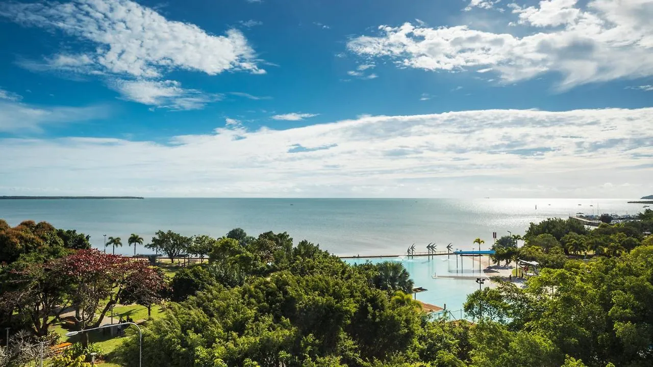 ****  Oaks Cairns Hotel Australia