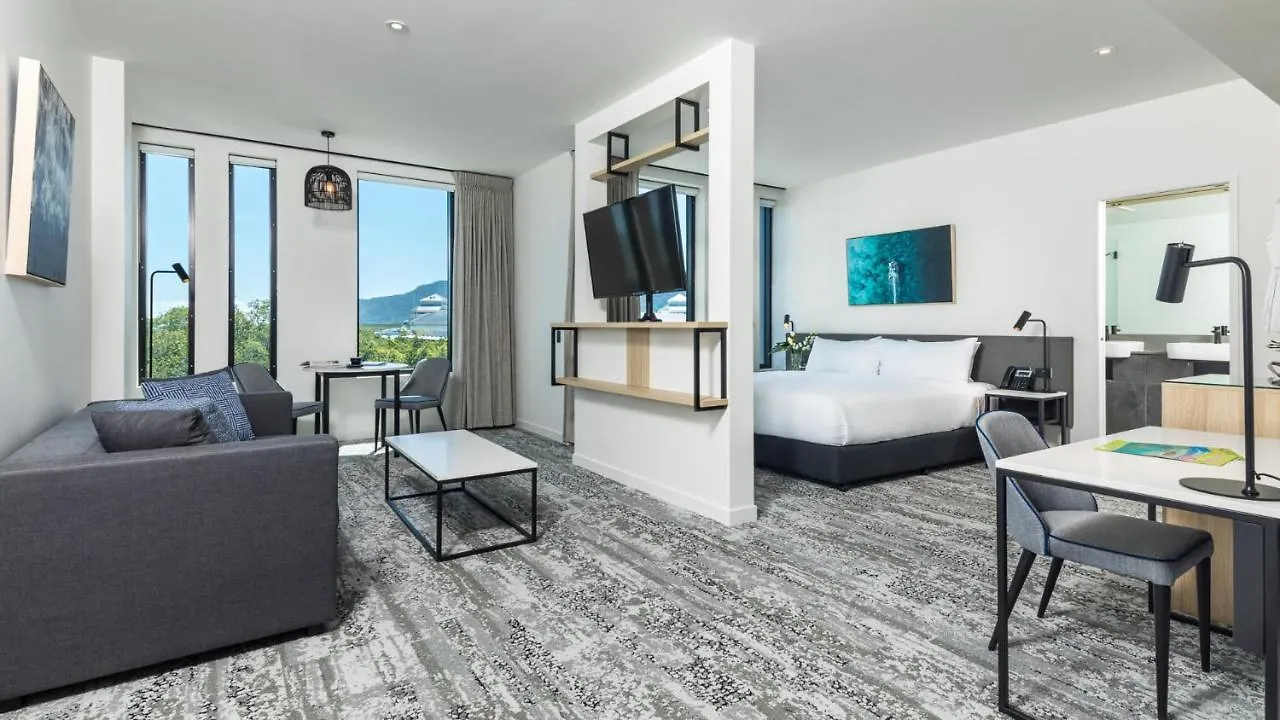 Oaks Cairns Hotel