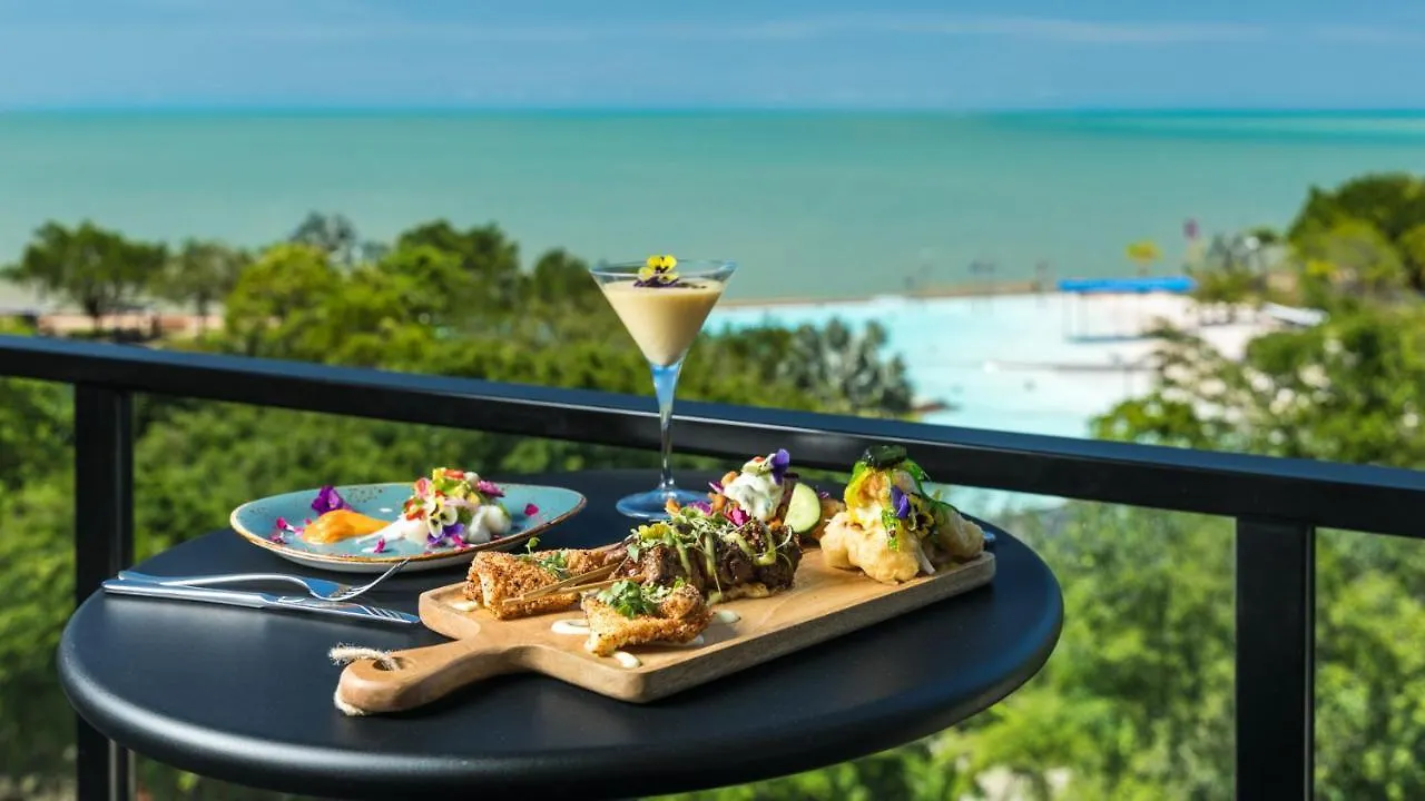 Oaks Cairns Hotel