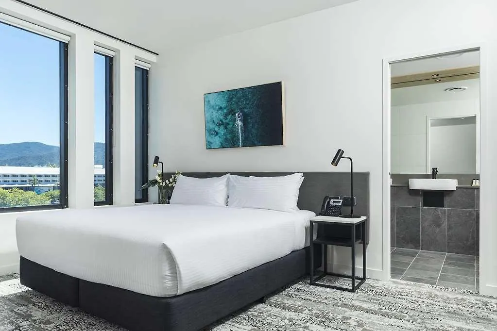****  Oaks Cairns Hotel Australia