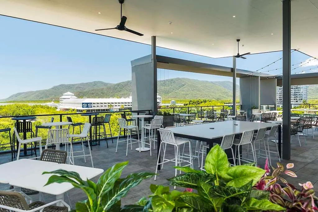 Oaks Cairns Hotel